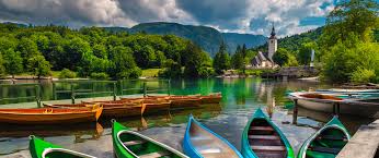 Desenhos de Boats Lake Bohinj, Slovenia Jigsaw Puzzle para colorir