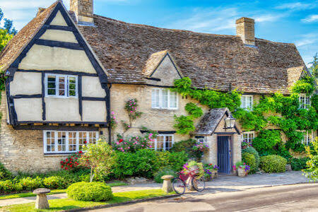 Cotswolds Pub Jigsaw Puzzle