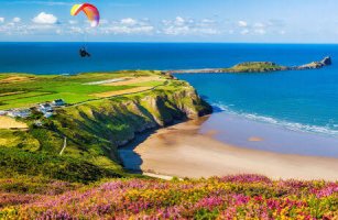 Desenhos de Paragliding Over Wales Jigsaw Puzzle para colorir