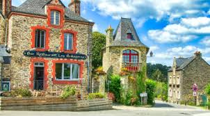 Stone Houses in Rochefort-en-Terre, France Jigsaw Puzzle